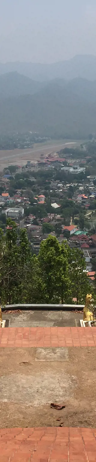Spaziergang zum Tempel Wat Doi Kong Mu
